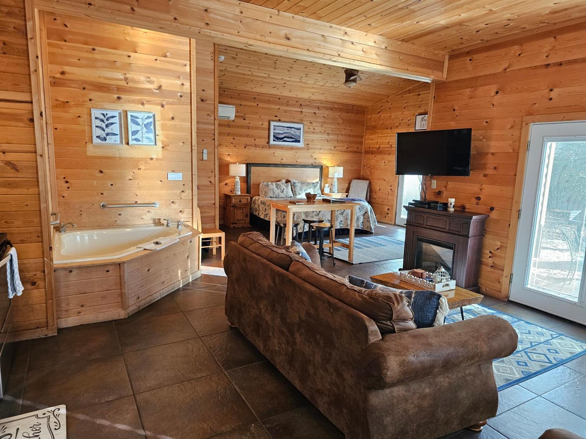 5 Min To Beaver Lake-King Bed-Fire Pit-Jetted Tub #3 Eureka Springs Exterior photo